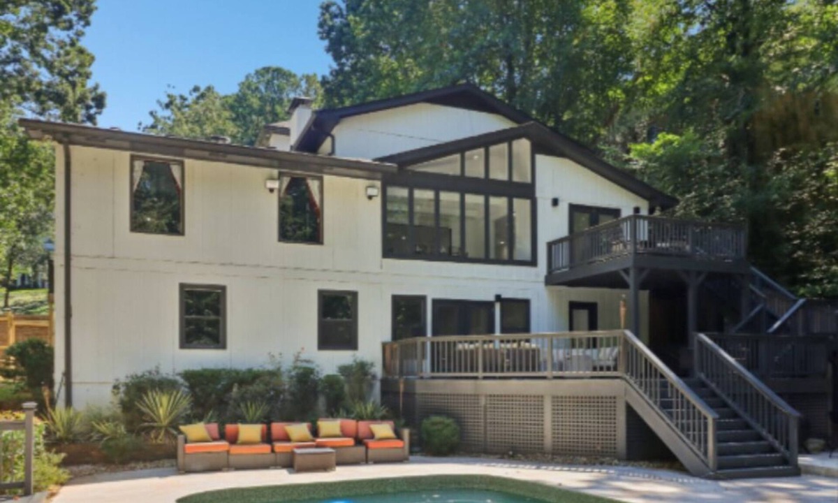 Atlanta House | ♥ Luxury 4BR Atlanta Retreat Pool BBQ Near Top Attractions Stay