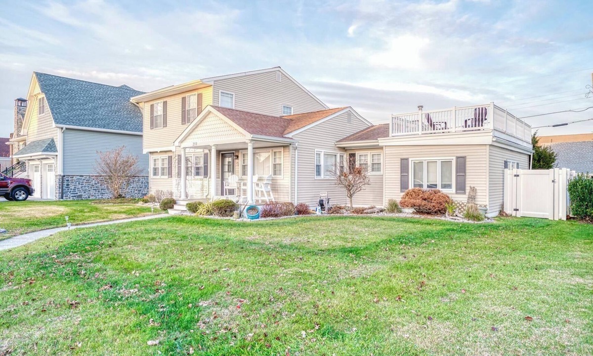 A-Zone House | Luxury 5BR A-Zone Brigantine Beach House – Expansive Decks & Short Walk to Beach