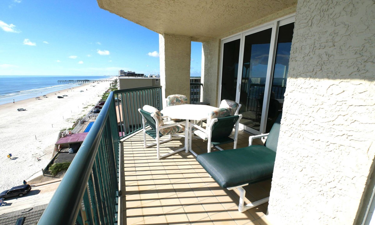 Daytona Beach Shores Condo | Luxury Beachfront, Lg Corner Unit - New Pool/BBQ/Garden Areas