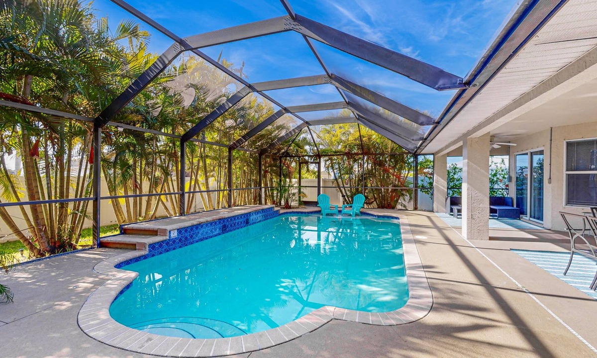 Diplomat House | Luxury coastal retreat with office, lanai, pool, alfresco dining & tiki bar