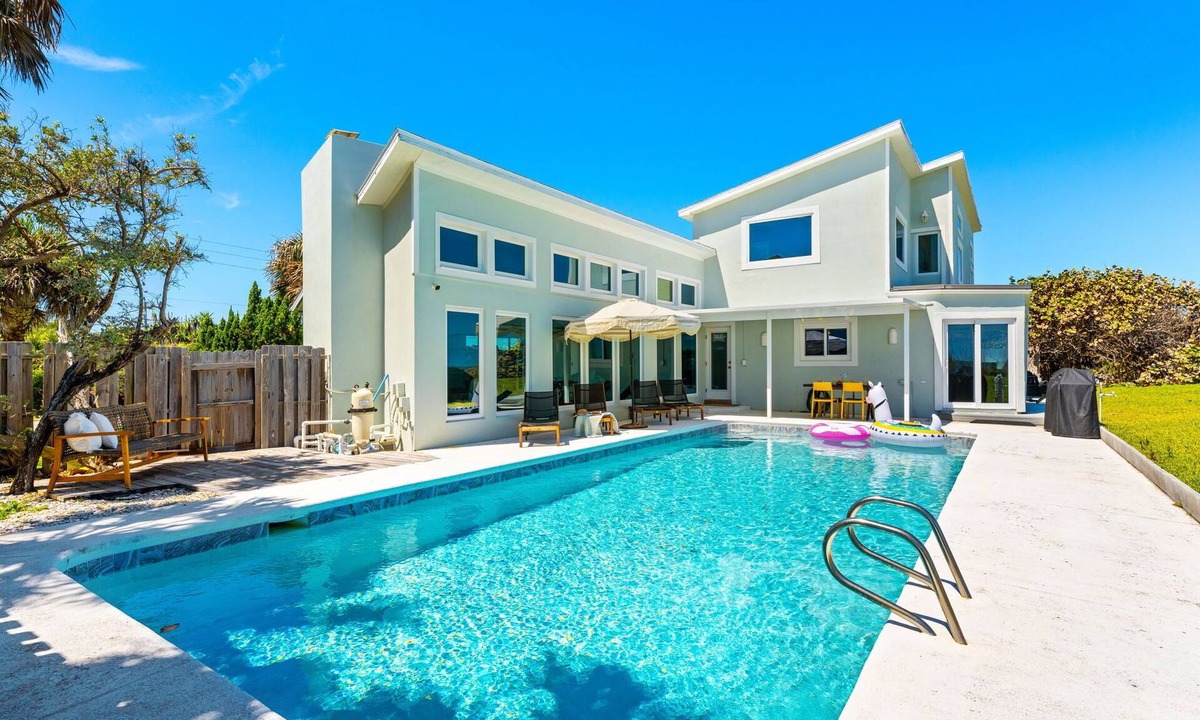 Melbourne Beach House | 🌊 Luxury Coastal House ON THE BEACH w/Oceanfront Pool & VIEWS!