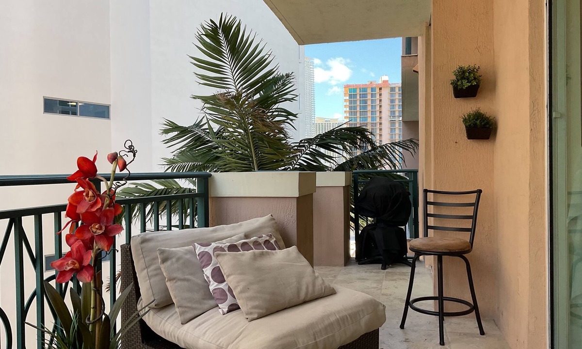Arya Miami | Sunny Isles Beach