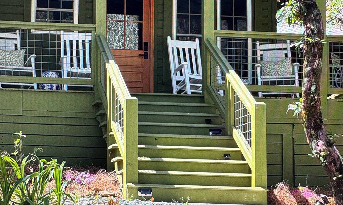 Cashiers Cottage | Luxury Cottage in Cashiers Walk to Shops, Art, Dining, Coffee, The Village Green