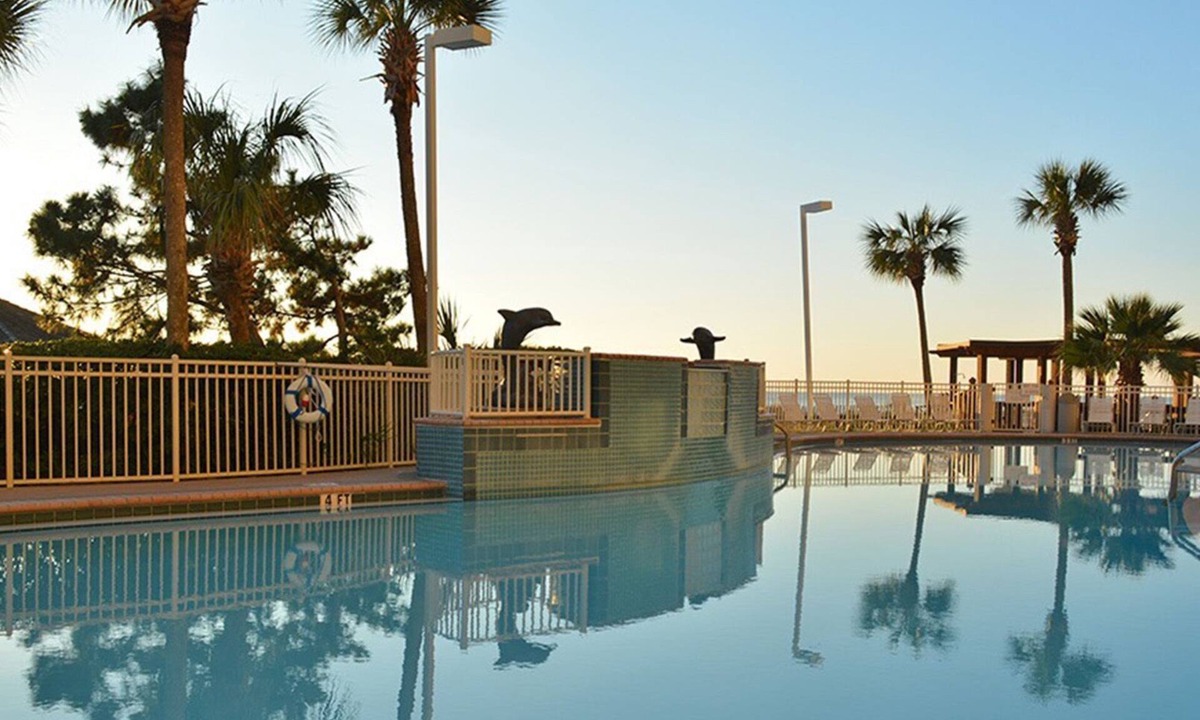 Destin Condo | Luxury direct oceanfront rental. Deep cleaned between all renters.