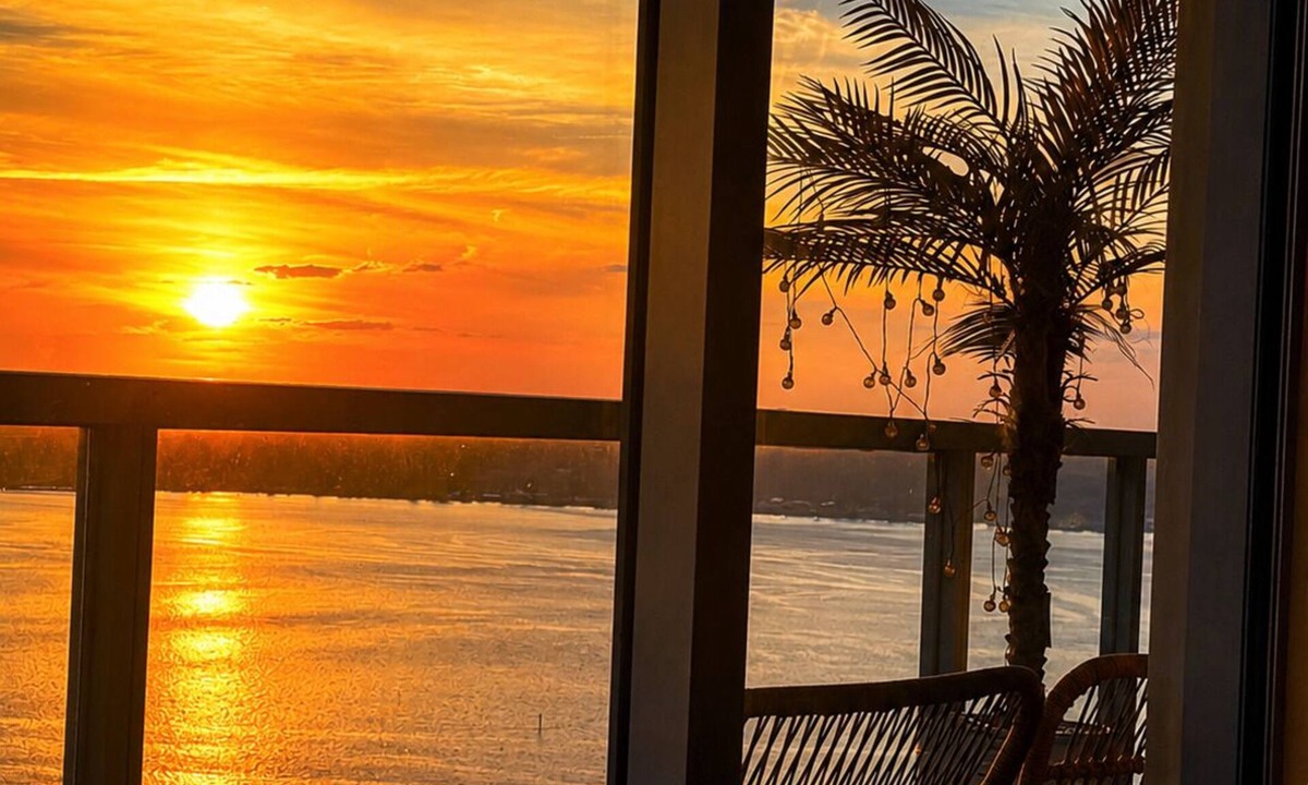 Fort Myers Apartment | Luxury Dolphin Sunset Retreat Myers Waterfront