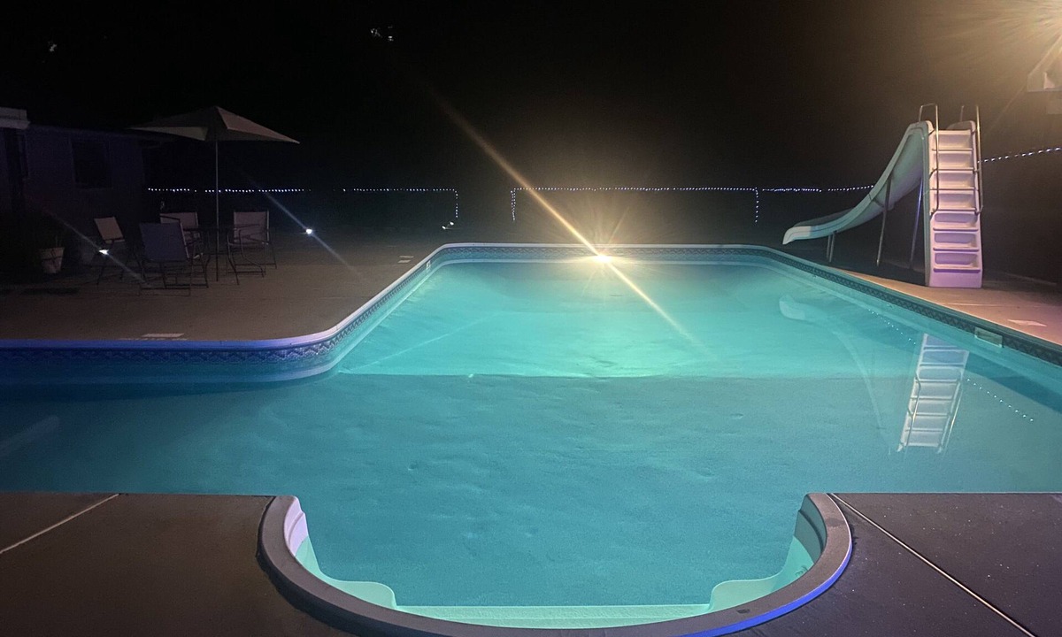 Conyers House | Luxury Duplex: Great for Romantic Getaway or Family Vacation (8 GUESTS MAXIMUM)