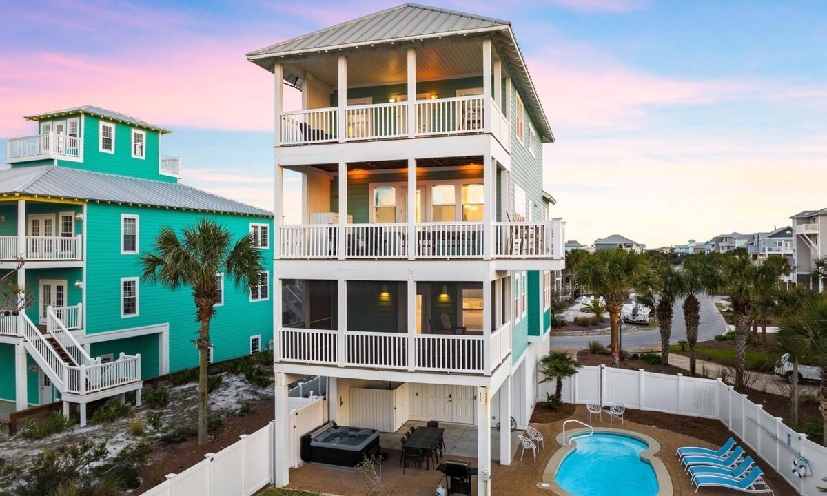 Seagrass House | Luxury Escape, Pool, Hot Tub & Firepit