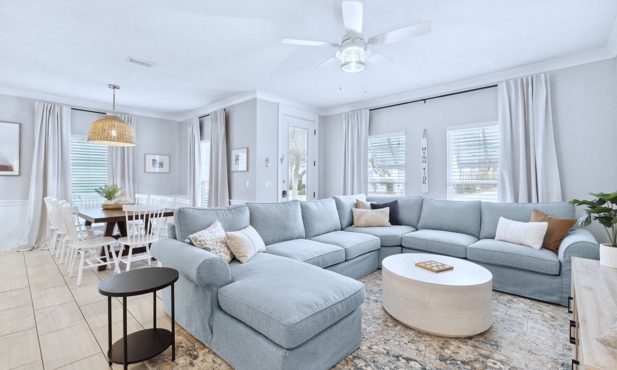 Villages of Crystal Beach House | Luxury Family Retreat in Gated Community - Walk to Beach & Huge Pool + 2 Masters