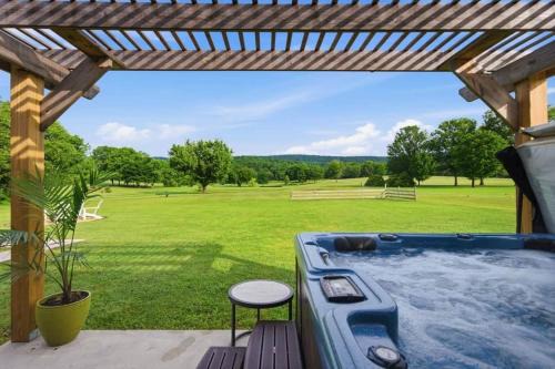 Evensville House | Luxury Golf Course Retreat with Mountain Views