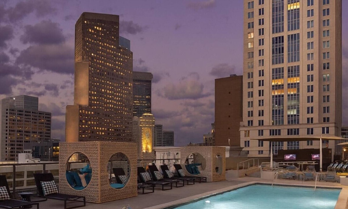 Peachtree Center Apartment | Luxury High-rise 2BR, Pool + Parking Near Mercedes Benz stadium
