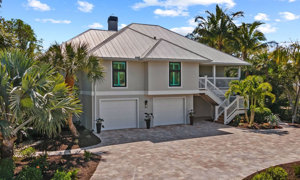 Butterknife House | Luxury Home with Pool/Spa and Private Beach Access