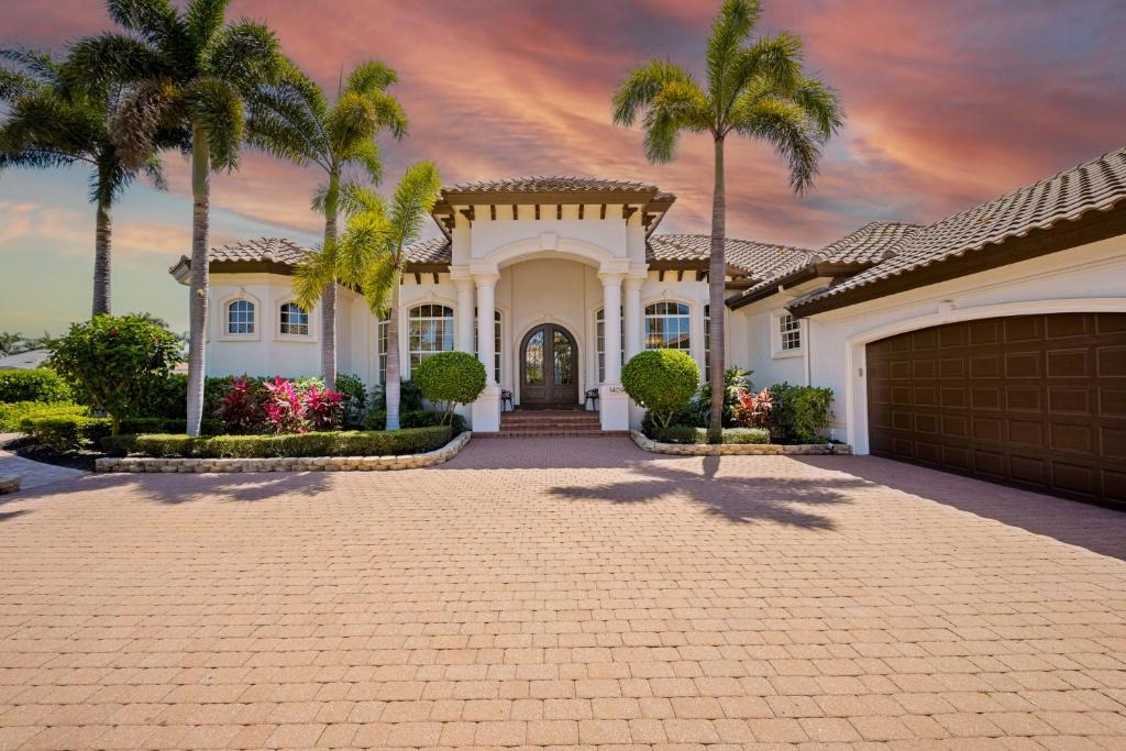 Marco Island House | Luxury in Collingswood