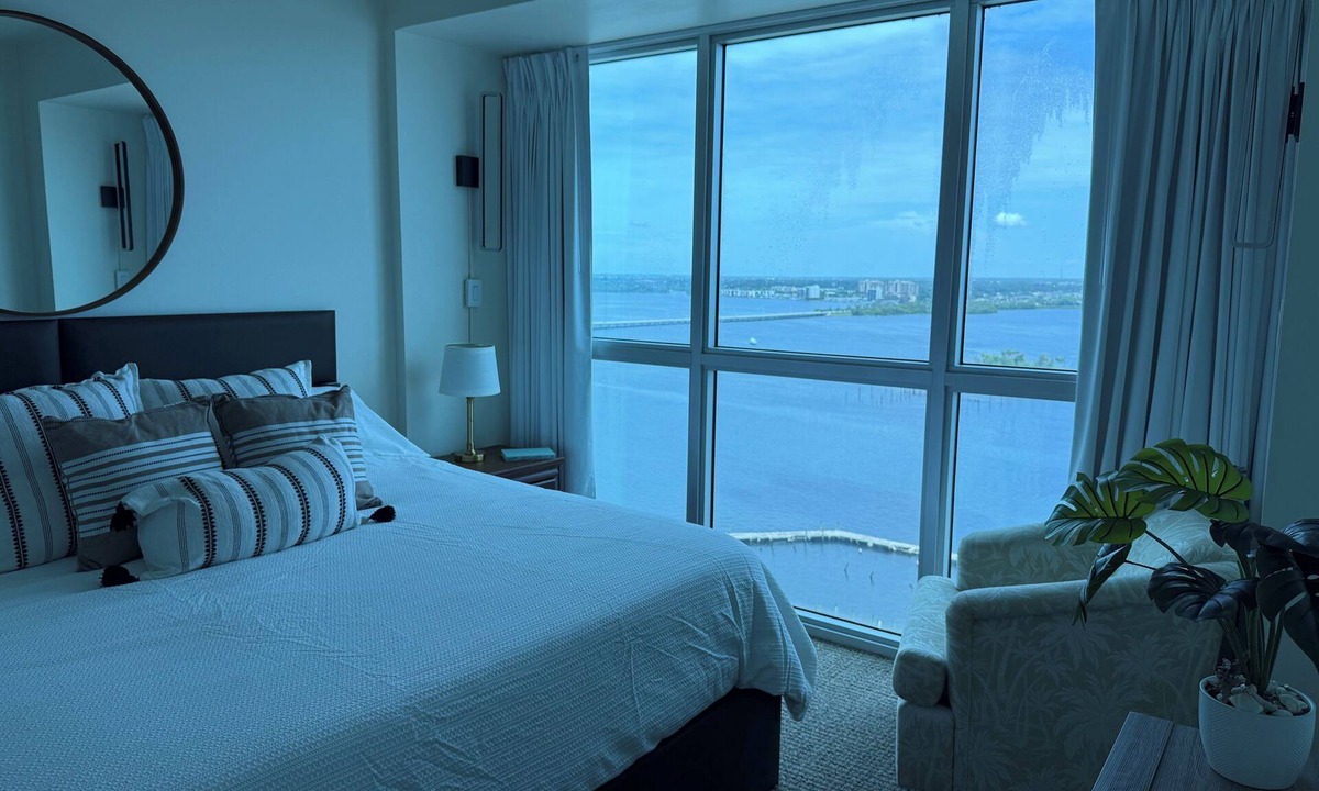 Woodford Park Apartment | Luxury in the sky