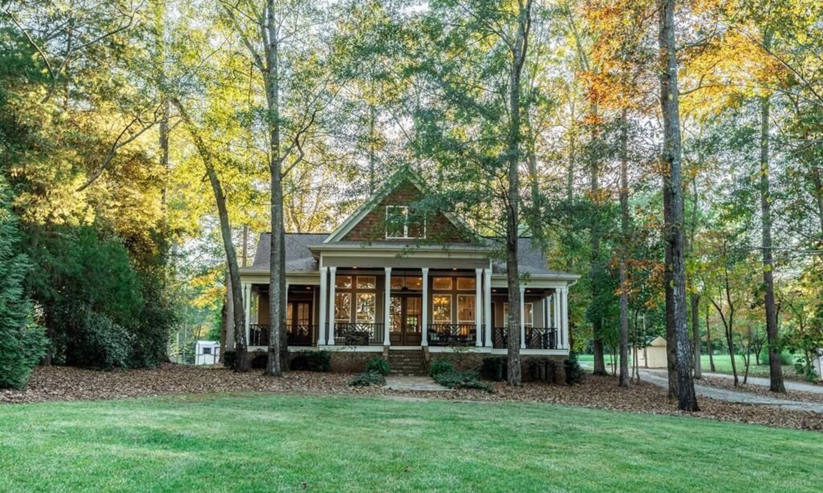 Eatonton House | Luxury Lakefront Getaway on Beautiful Lake Sinclair