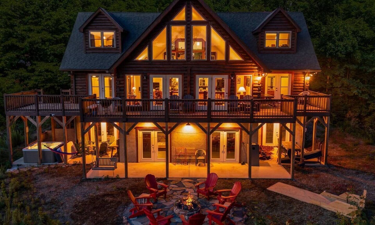 Black Mountain House | Luxury Log Cabin with Hot Tub, Game Room & Theater and Mountain Views