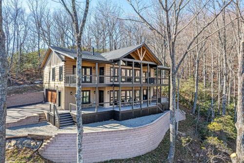 Laurel Ridge House | Luxury Log Cabin with lake view