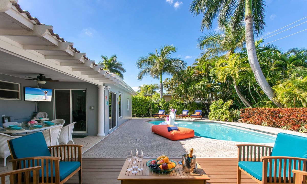 Dania Beach House | Luxury Modern Villa w/ Heated Pool by the Beach