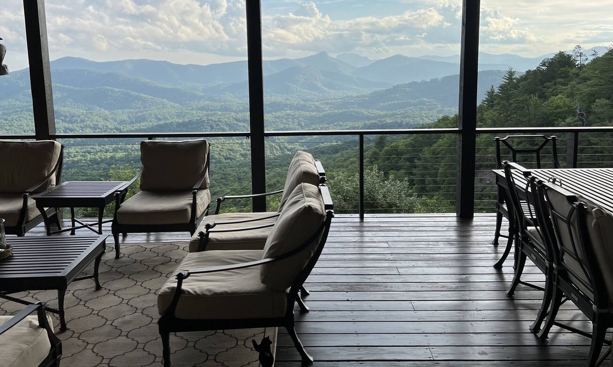 Sapphire House | Luxury mountain home w/great long range views!
