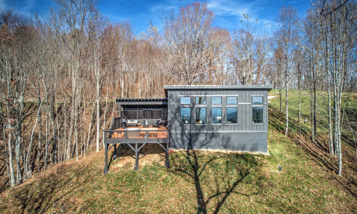 Clyde Cabin | Luxury Mountain Top Cabin with Hot Tub and Views - Cypress