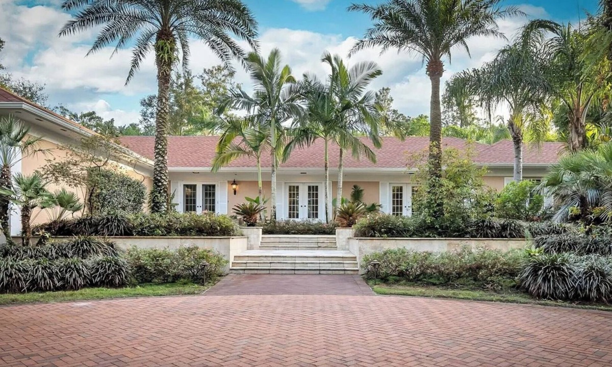 Lake Wales House | Luxury Private Tropical Florida Home - Close to Disney/Universal/Legoland