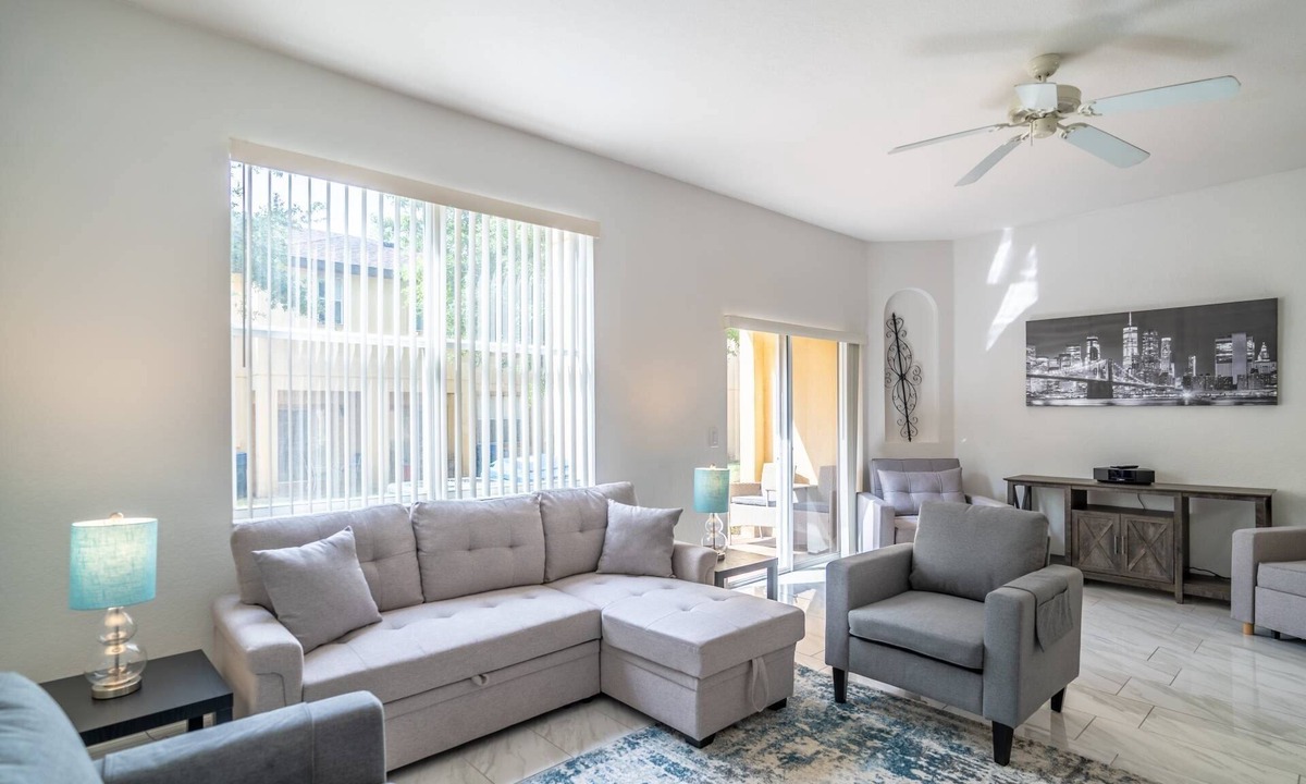 Regal Palms House | Luxury Resort Amenities - Bright and Modern Townhome