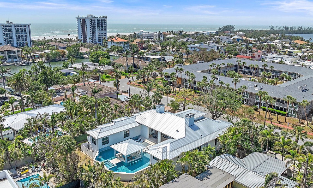 Saint Armands Key House | Luxury Resort-Like Home at St. Armands Circle and Lido Key Beach