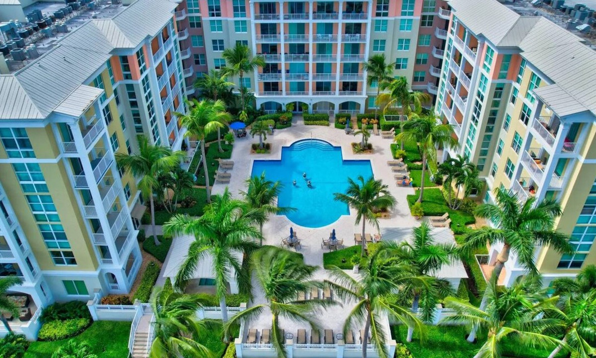 East Ocean Ave Condo | Luxury - Resort style condo on intracoastal marina, 5 min from the beach!
