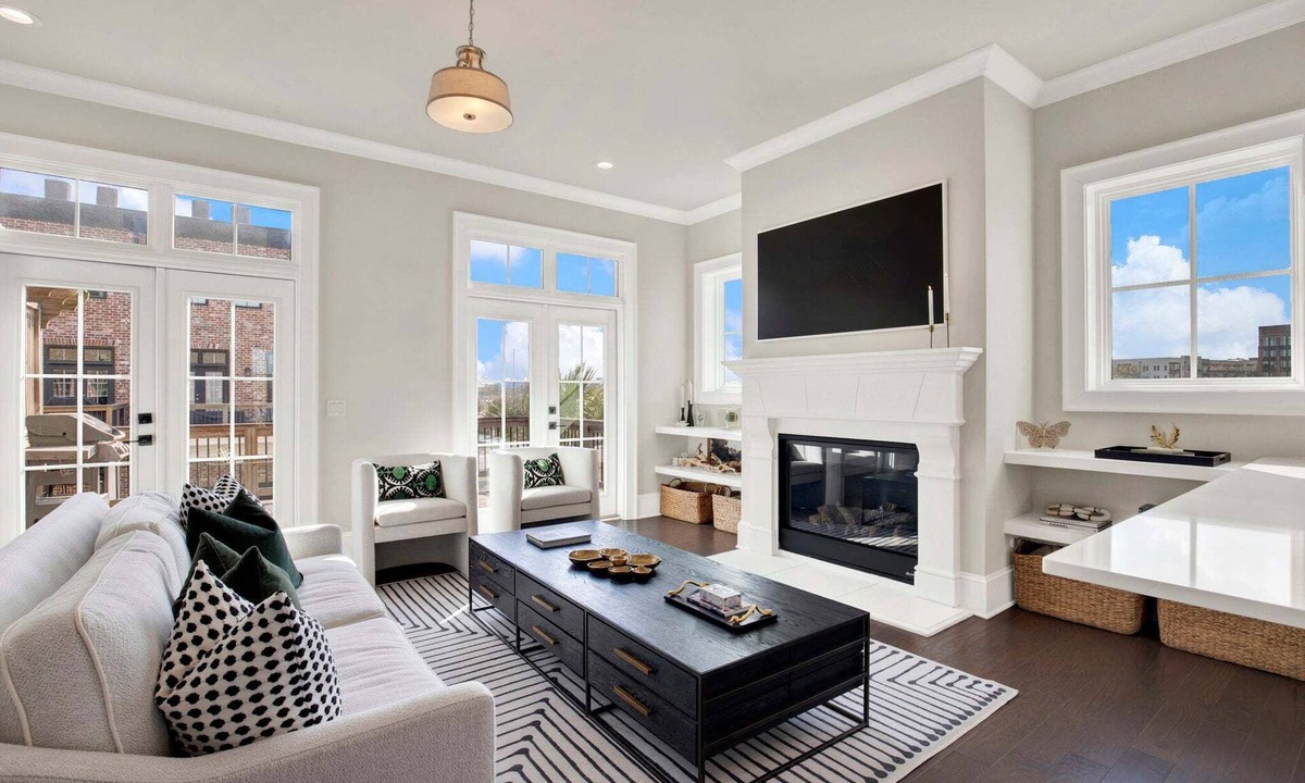 Hitch Village - Fred Wessels Homes House | Luxury Riverfront Retreat in the Eastern Wharf | Heated Pool Access