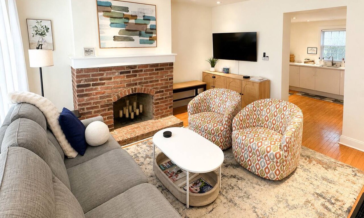 Center City House | Luxury, Steam Shower, Stylish 3BR 2BA Home in the Beautiful Rittenhouse District