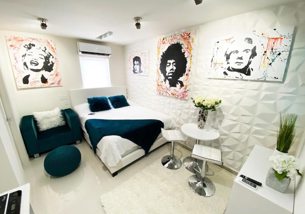 Downtown Hollywood Apartment | Luxury Studio Apartment IN Downtown! 23