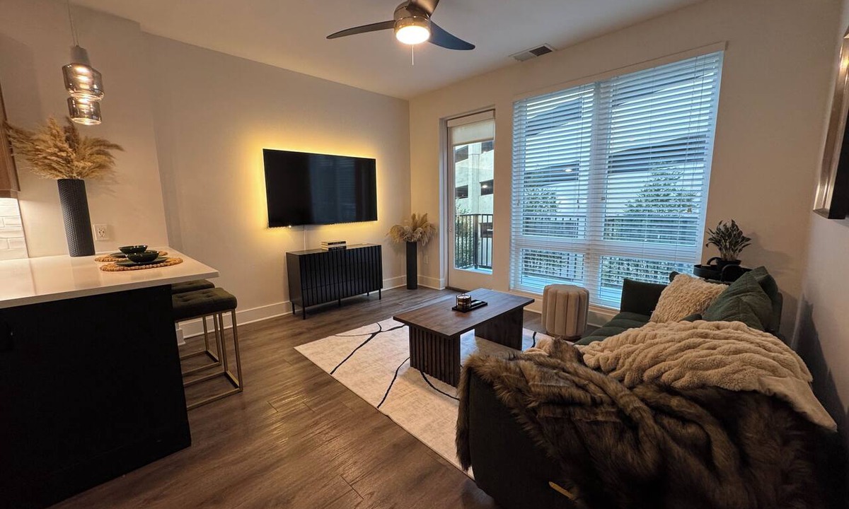 Home Park Apartment | Luxury Urban Retreat Interlock Atlanta ARLO Stays
