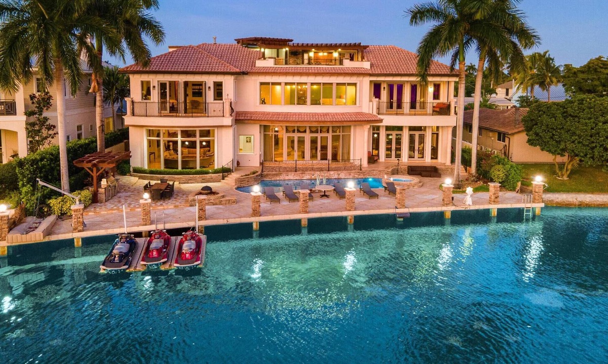 Lighthouse Point Villa | Luxury Waterfront Oasis【Casa del Toro】