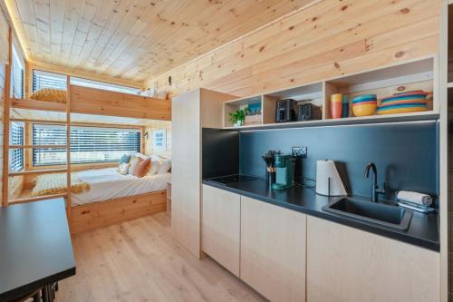 Mary Esther House | Luxury Waterfront Cabin 8