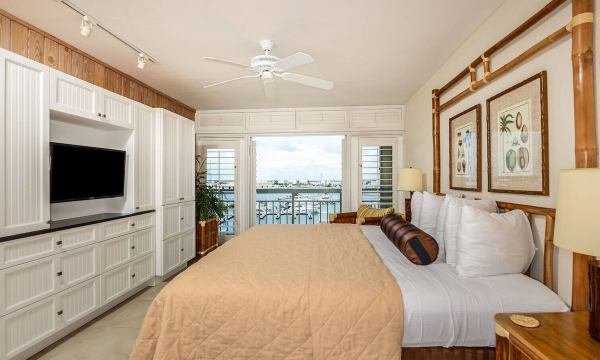 Historic Seaport Condo | Luxury Waterfront at Galion Resort in Old Town