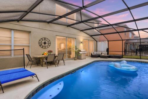 Kissimmee House | Magical 7BR Resort Pool Home Near Disney World