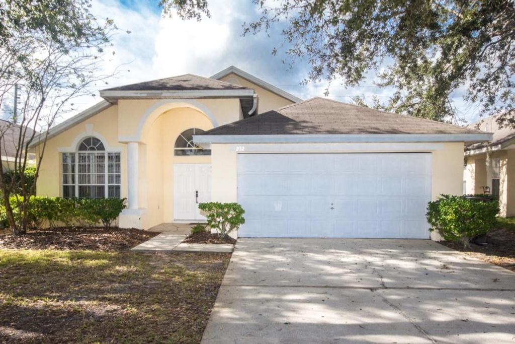 Creekside House | Magical Creekside Villa - Three Bedroom Home