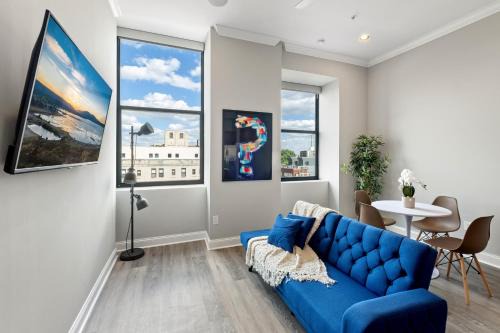 Olde Kensington Apartment | Magnificent 1BR with Pool & Gym