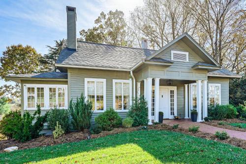 Jonesville House | Main Street Elkin Retreat: Home w/Backyard Oasis