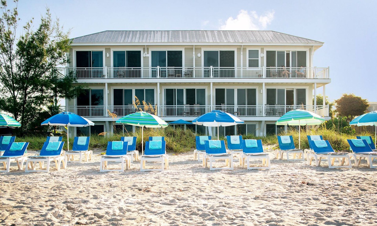 Holmes Beach Condo | Mainsail Beach Inn 2 Bedroom