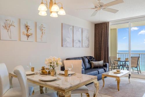 Long Beach House | Majestic T2 - 1606