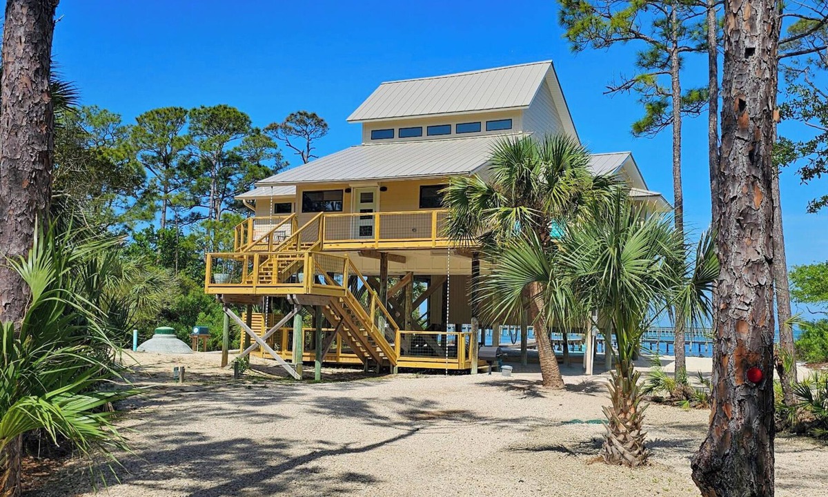 Plantation House | Make Waves for LESS 20% OFF! BAYFRONT - Old Florida Style Cottage