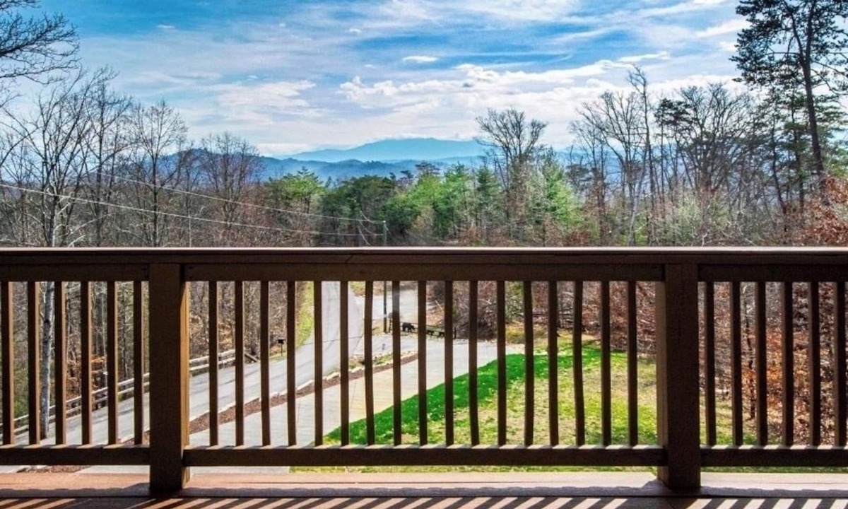 Sevierville Cabin | Mama Bear 'Wheelchair Friendly' Retreat