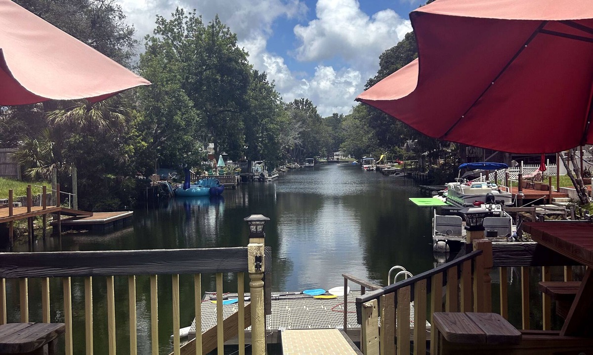 Weeki Wachee Gardens House | Manatee Corner - 7 min Paddle to Main River