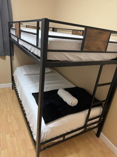 Little Havana Apartment | Mango Private Room