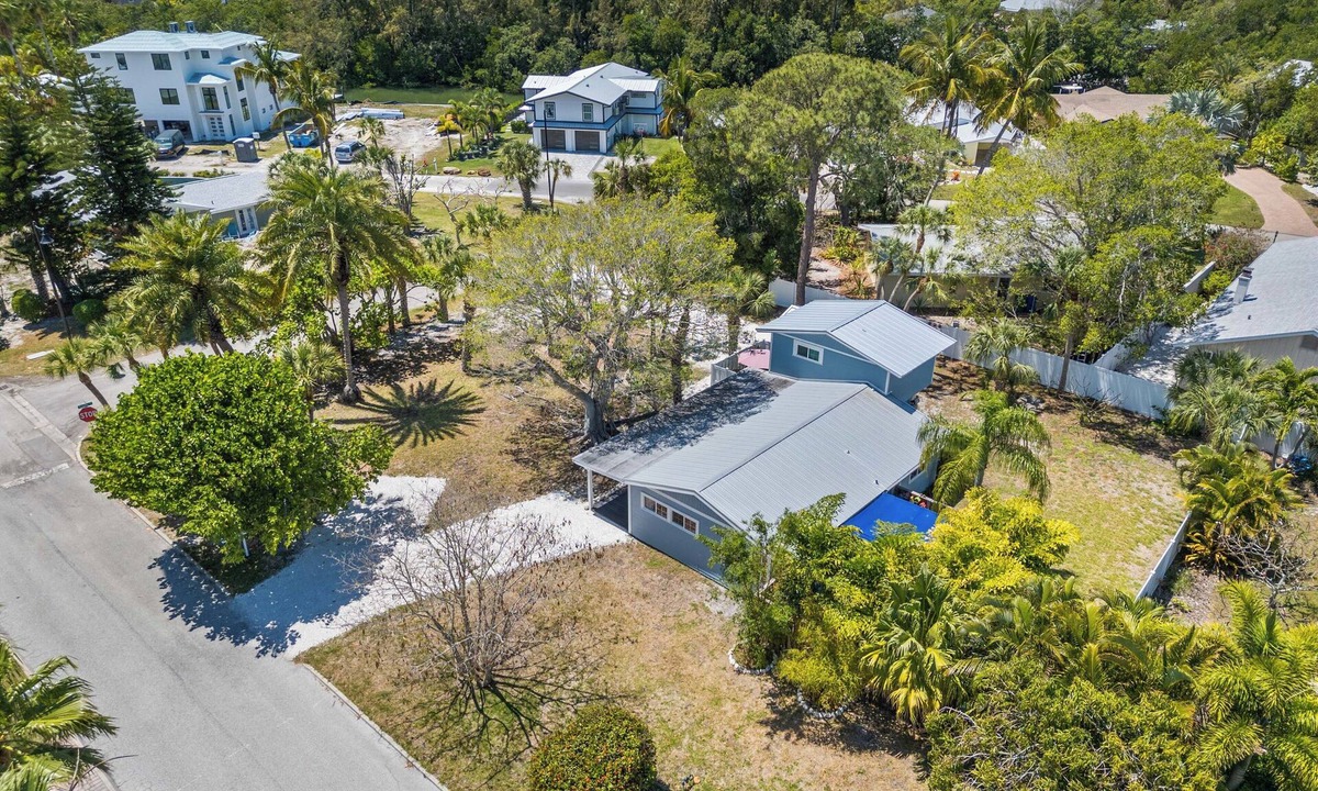 Longbeach Village Apartment | Maple Apartment in Longboat Key by RVA