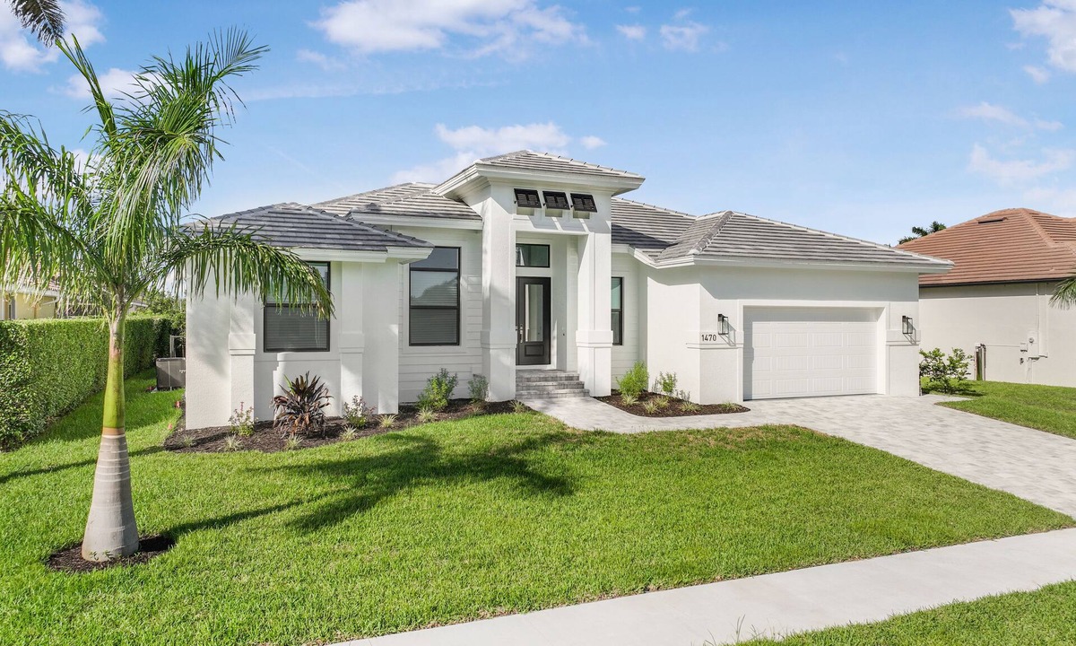 Marco Island House | Marco Coastal Luxury | Pool, Spa & Outdoor Kitchen