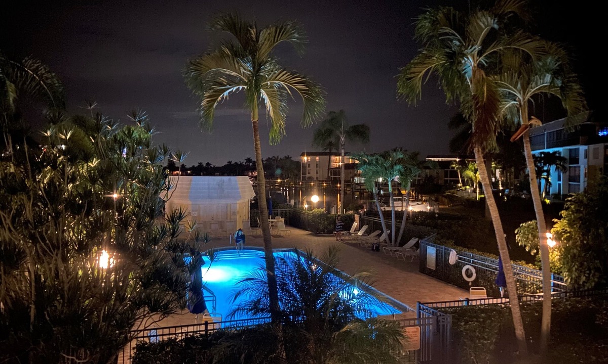 Marco Island Condo | MARCO MINDSET - Beach or Boat. So Close! Adjustable Bed! 2BD + Den