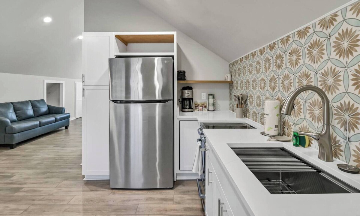 Eau Claire Apartment | Margrave Studio | 1BR 1BA | Upstairs Duplex