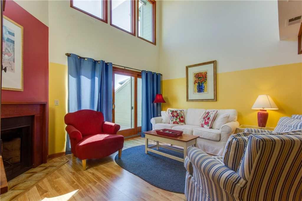 Pelican Bay Villa | Mariner's Walk 8-E Villa