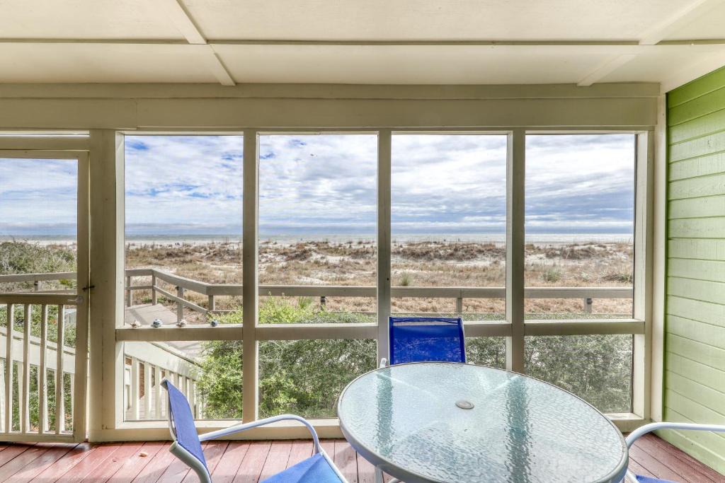 Pelican Bay Villa | Mariner's Walk Condos